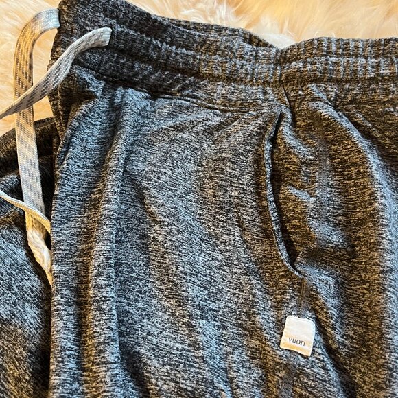 Vuori Performance Jogger Size Small - Picture 2 of 3